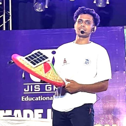 DHRUBA INVENTS UNIQUE, ECO-FRIENDLY & HI-TECH HAT