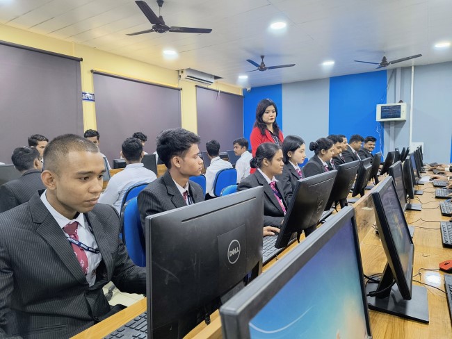 STATE-OF-THE-ART COMPUTER LAB AT GNIHM 
